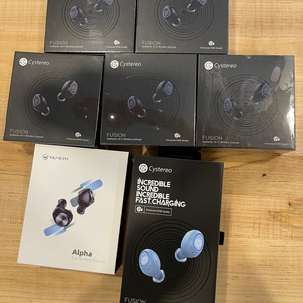 Wireless earbuds